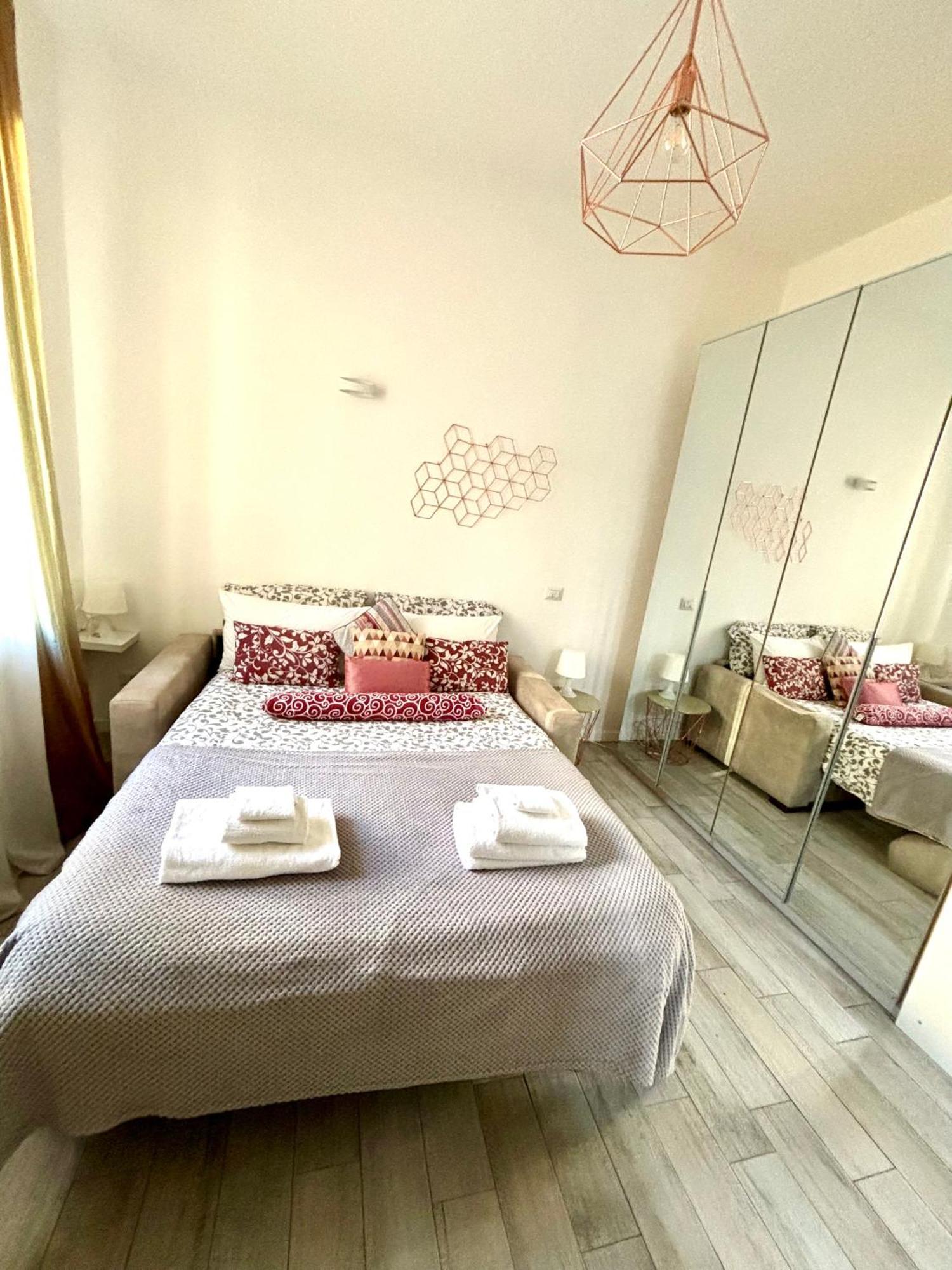 Joy House -Central City Near Metro Arco Della Pace Brera-Entire Apartment Perfect For Work & Play, Nightlife With Ac & Fast Wifi Welcome To The Cool Joy House! Milán Exteriér fotografie